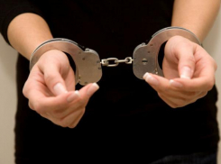 Мать двоих детей голыми руками убила гостя на юге Волгограда 