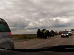 Страшная авария с Mercedes и «четырнадцатой» попала на видео под Волгоградом