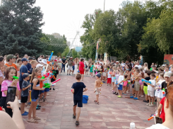 Подарки после детского праздника в Волгограде вызвали вопросы у родителей