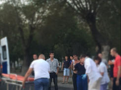 На юге Волгограда Renault сбил пешехода: мужчина в реанимации