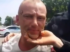 Задержание второго стрелка в полицейского из Камышина в Азове попало на видео