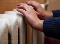 На юге Волгограда при жаре под 40 дали отопление