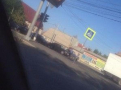 Годовалая пассажирка и водитель Skoda ранены в ДТП с Volkswagen в Волгограде 