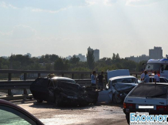 В Волгоградской больнице умер третий участник ДТП на «танцующем» мосту