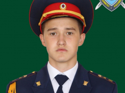 Волгоградкого кадета Следственный комитет РФ наградил медалью за розыск преступника 