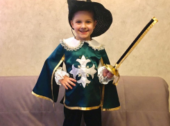 Благородный мушкетер Александр Ерпылев в конкурсе «Детский новогодний костюм-2020»
