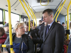 Депутатов и чиновников Волгограда нужно пересадить с личных авто на «Питеравто» - жители 