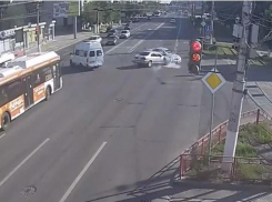 Стали известны подробности жуткого ДТП с Nissan на 7-ой Гвардейской в Волгограде