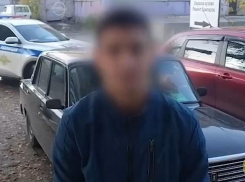 Участники свадебного кортежа устроили неадекватное лихачество на дорогах Волгограда