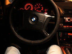 28-летний мужчина на BMW устроил тройное ДТП на западе Волгограда