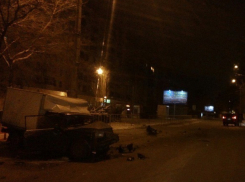 В Волгограде молодой парень на «Лексусе» испытал на прочность «пирожок»