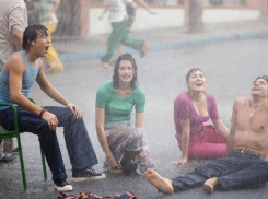 Жара сменилась дождями, грозами и ветром до 20 м/с на севере Волгоградской области