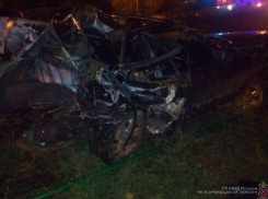 Столкновение Mercedes и Hyundai в Волжском: один погиб, трое пострадали