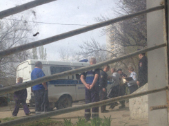 В Волгограде мужчина угрожал взорвать себя и пятиэтажку на Ангарском