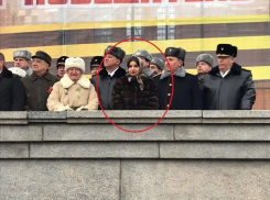 Жена губернатора Бочарова блеснула соболиными мехами перед ветеранами 2 февраля в Волгограде