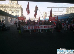В Волгоград прибыл ретро-поезд с гостями байк-шоу [фоторепортаж]