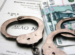 В Камышине мужчина лишился крупной суммы после общения с экстрасенсами