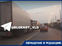 «Люди варятся в кабинах»: «блокадой Сталинграда» назвали водители фур введенные в Волгограде ограничения 