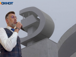 На глазах депутатов столкнулись сторонники «Волгограда» и «Сталинграда»: видео