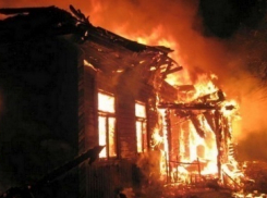 В Волгограде разгорелся пожар в детском саду