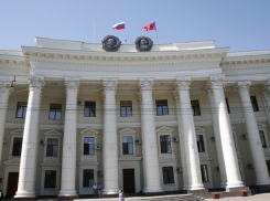 Политическую казнь депутата Попова отсрочили до встречи с губернатором Андреем Бочаровым