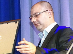 Сын оскорбившего пенсионеров депутата Набиева уволен с должности судьи