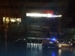 Очевидцы сообщили о стрельбе в караоке в Волжском