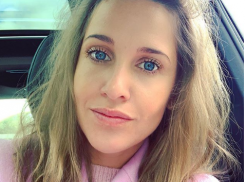 Юлия Ковальчук пожаловалась на «поток фекалий» после фото без макияжа