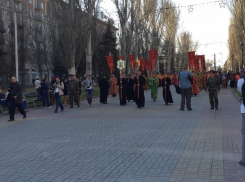 В Волгограде около 500 верующих прошли крестным ходом