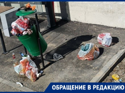Новую остановку у стадиона превратили в свалку в Волгограде