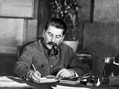 Календарь: 18 января 1942 год – товарищ Сталин наградил орденом завод «Баррикады»  
