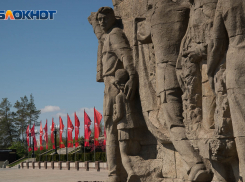 Запертые в квартирах волгоградцы поднимают себе настроение патриотическими песнями