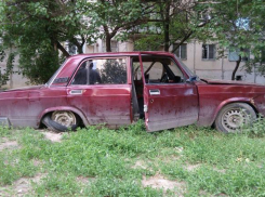 Хозяина «распотрошенного» ВАЗ-2107 ищут в Волгограде