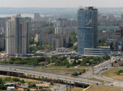 В Волгограде деньги, которых не хватает на ремонт дорог, возьмут из «Платона»