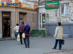 Двое мужчин 60+ и женщина: подробности о смертях от COVID-19 в Волгоградской области