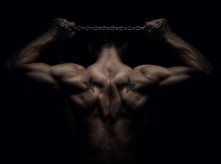 Волгоградский брутал с бородой и татуировками признался, что ищет себе мужа