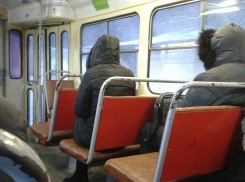 Жители Волгограда жалуются на холод и отсутствие отопления в трамваях 