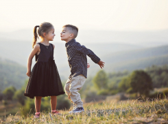 Гороскоп на неделю: Львам придется экономить, а Весы отправятся на шопинг