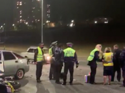 Опубликовано жуткое видео с места гибели байкера в Волгограде 