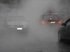 Волгоградцы сообщают о сбитой в тумане женщине