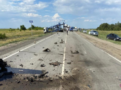 Семья из Екатеринбурга попала в смертельное ДТП на трассе в Волгоградской области