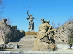 Андрей Бочаров сообщил о 200 мероприятиях в честь Сталинградской битвы