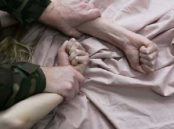 33-летнюю женщину изнасиловал ее друг под Волгоградом