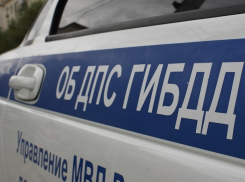 38-летняя волгоградка на Hyundai сбила пьяную девушку, гуляющую вдоль дороги