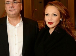 С кем много лет идет плечом к плечу показала Альбина Джанабаева