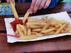 Киоск с фастфудом «Aik Бистро» снесли в Волгограде из-за активной жизненной позиции пенсионерки