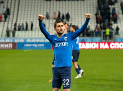 «Некрасиво расстались»: волгоградцы возмущены досрочным уходом Султонова из «Ротора»