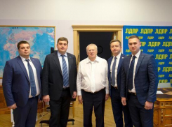 Владимир Жириновский провел личную встречу с депутатами из фракции ЛДПР Волгоградской гордумы