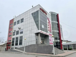 Крупный строительный торговый центр выставили на продажу на юге Волгограда