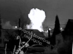 Машина взорвалась на юге Волгограда – видео 